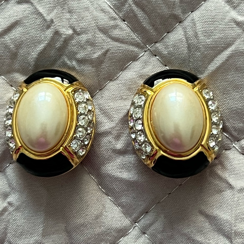 Vintage Carolee signed earrings